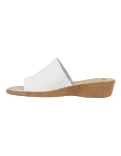 Flash Sale 🎁 Hush Puppies Coco White Leather Low Heeled 🩴 Sandal 🔔 -Sandals Thongs Online Shop unnamed file 2179