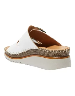 Hot Sale 🎁 Wide Steps Hutch 🩴 Sandals In White Glove 🔥 -Sandals Thongs Online Shop unnamed file 3235