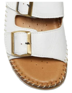 Hot Sale 🎁 Wide Steps Hutch 🩴 Sandals In White Glove 🔥 -Sandals Thongs Online Shop unnamed file 3236