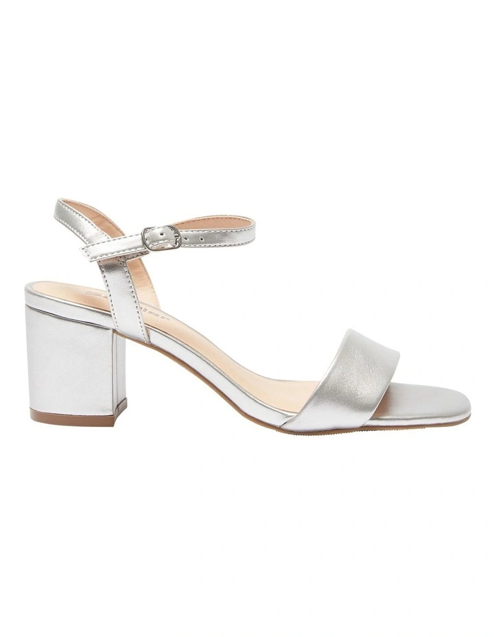 Promo βοΈ Sandler Heather π©΄ Sandals In Silver Metallic β€οΈ 3 Promo βοΈ Sandler Heather π©΄ Sandals In Silver Metallic β€οΈ