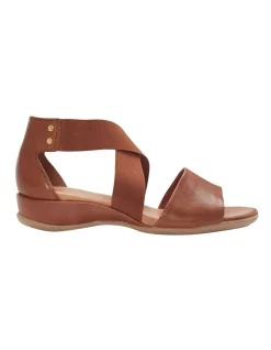 Flash Sale 🛒 Wide Steps Chester Mid Brown Glove 🩴 Sandals 🌟