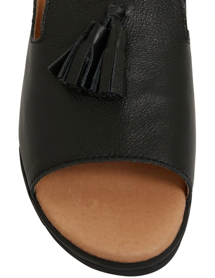 Discount 𧨠Easy Steps Gilmore Black Glove π©΄ Sandals π 9 Discount 𧨠Easy Steps Gilmore Black Glove π©΄ Sandals π - Image 7